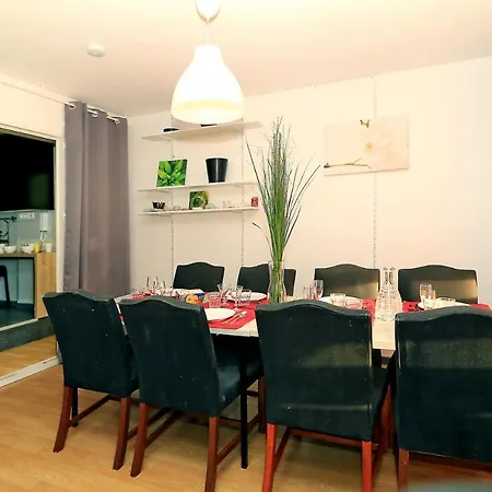 Sophies Homes And Promenade Des 아파트 *